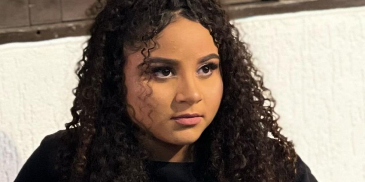 Cantora de 15 anos desaparece em shopping no Ceará