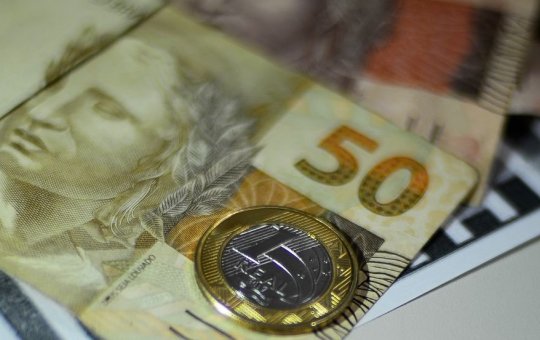 Fala Povo: Aumento do salário mínimo é justo ou insuficiente?