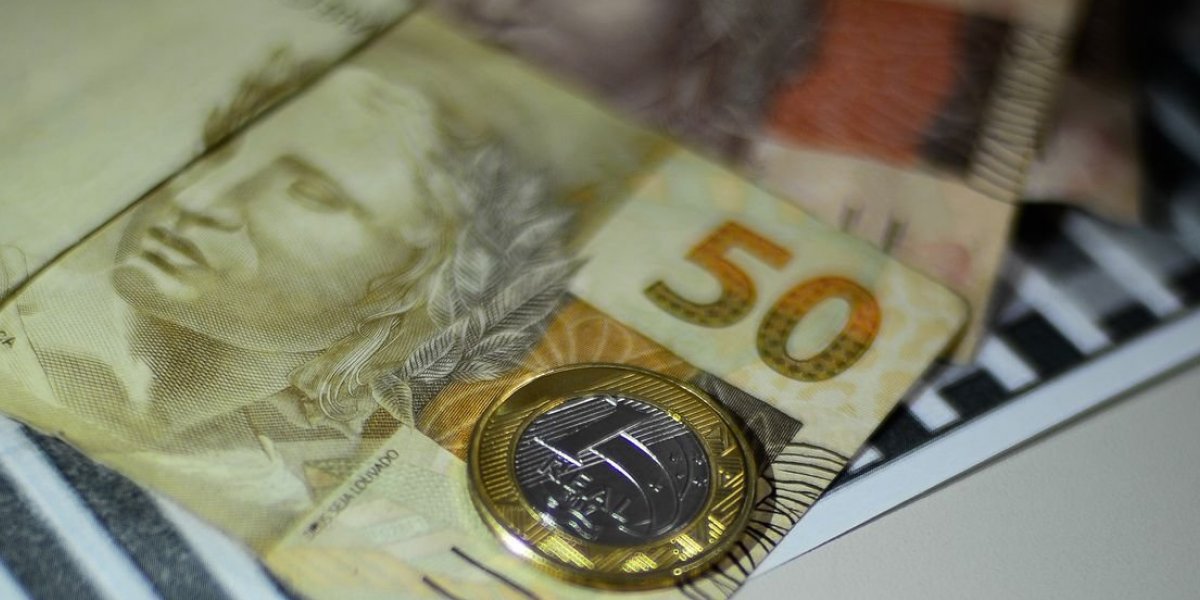 Fala Povo: Aumento do salário mínimo é justo ou insuficiente?