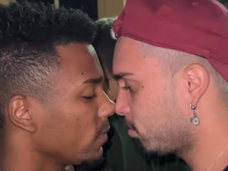 Nova trend! Desafio da bitoca é febre entre os adolescentes