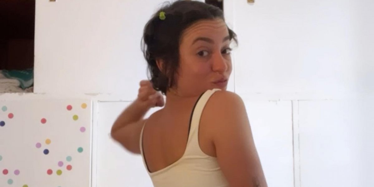 Valentina Bandeira posta foto de calcinha, e internautas percebem detalhe; veja