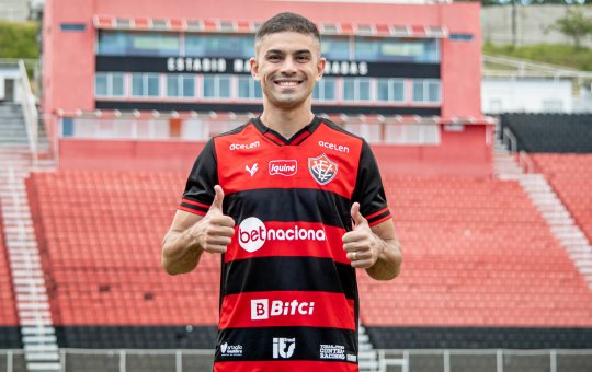 Apresentado pelo Vitória, meia Gegê se diz ansioso para jogar e elogia torcida