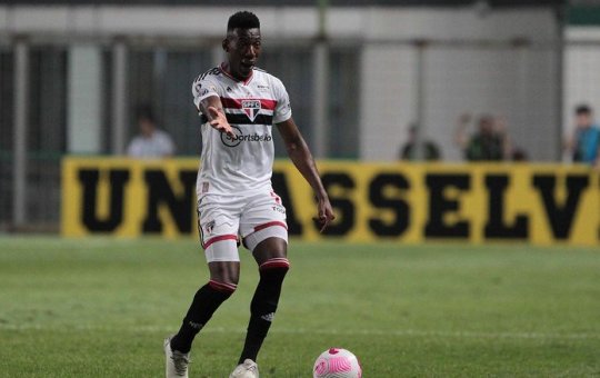 Vasco oferece quase R$ 16 mihões para contratar Léo Pelé, ex-Bahia