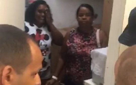 Irmãs negras registram B.O após serem revistadas em loja; defesa vê racismo