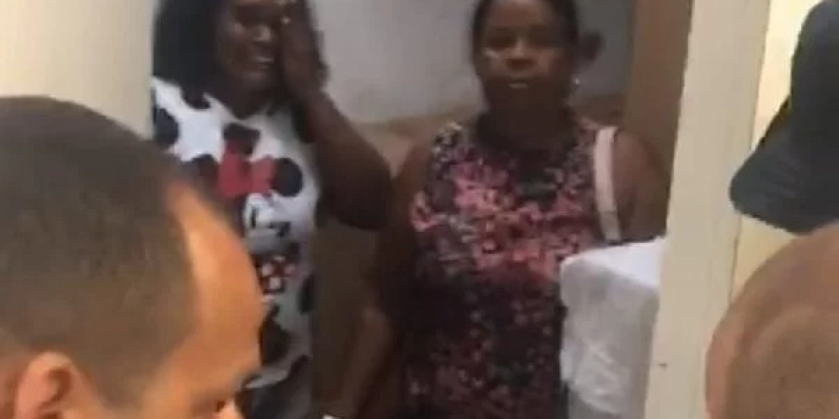 Irmãs negras registram B.O após serem revistadas em loja; defesa vê racismo