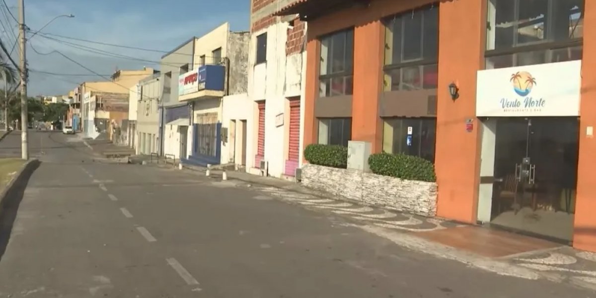 Mulher é morta durante assalto na orla da Boca do Rio, em Salvador