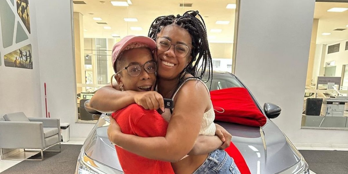 Aos 14 anos, Boca de 09 presenteia mãe com carro de R$ 80 mil