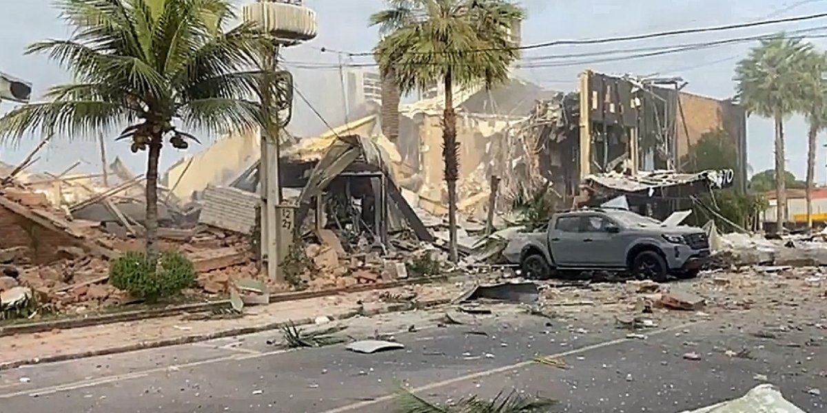 Explosão em restaurante de rede famosa deixa um ferido e destrói imóveis no PI