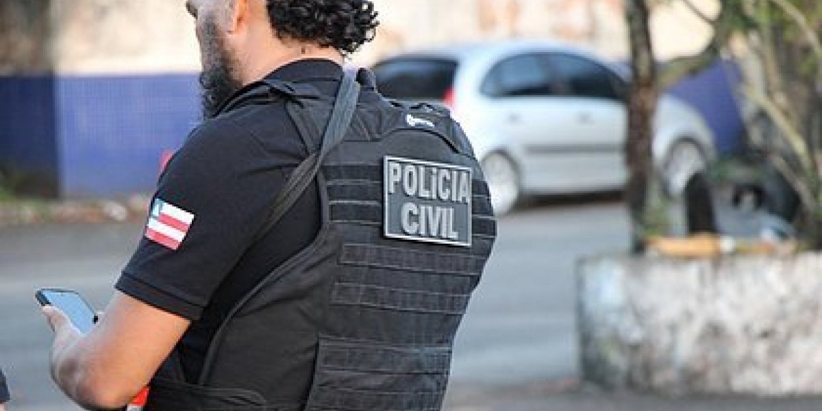 Idosa de 61 anos é presa após torturar suposta amante do esposo na Bahia