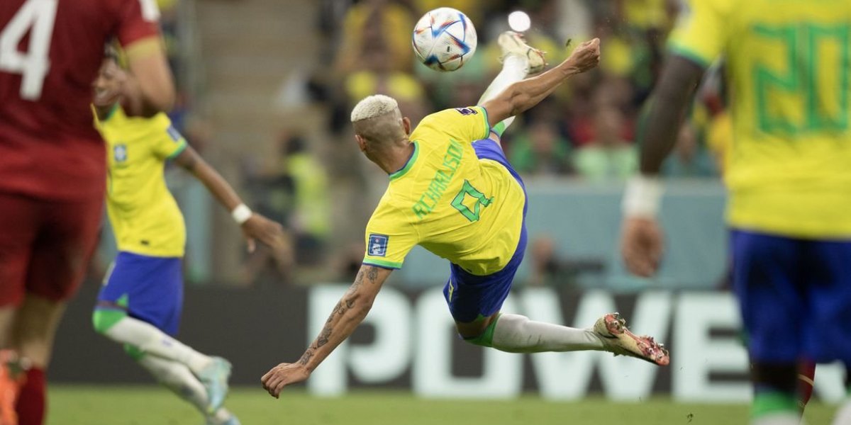 Gol de voleio de Richarlison é eleito o mais bonito da Copa do Catar