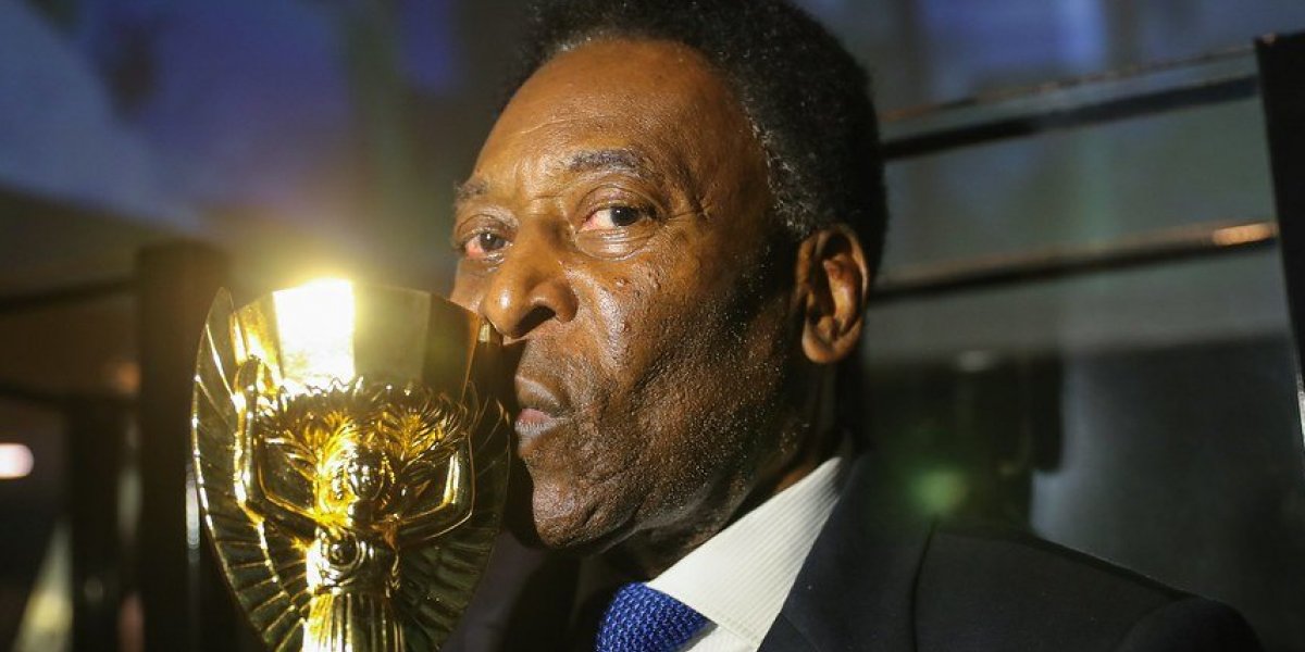 Filha de Pelé publica foto com o pai no hospital: "Na luta e na fé"