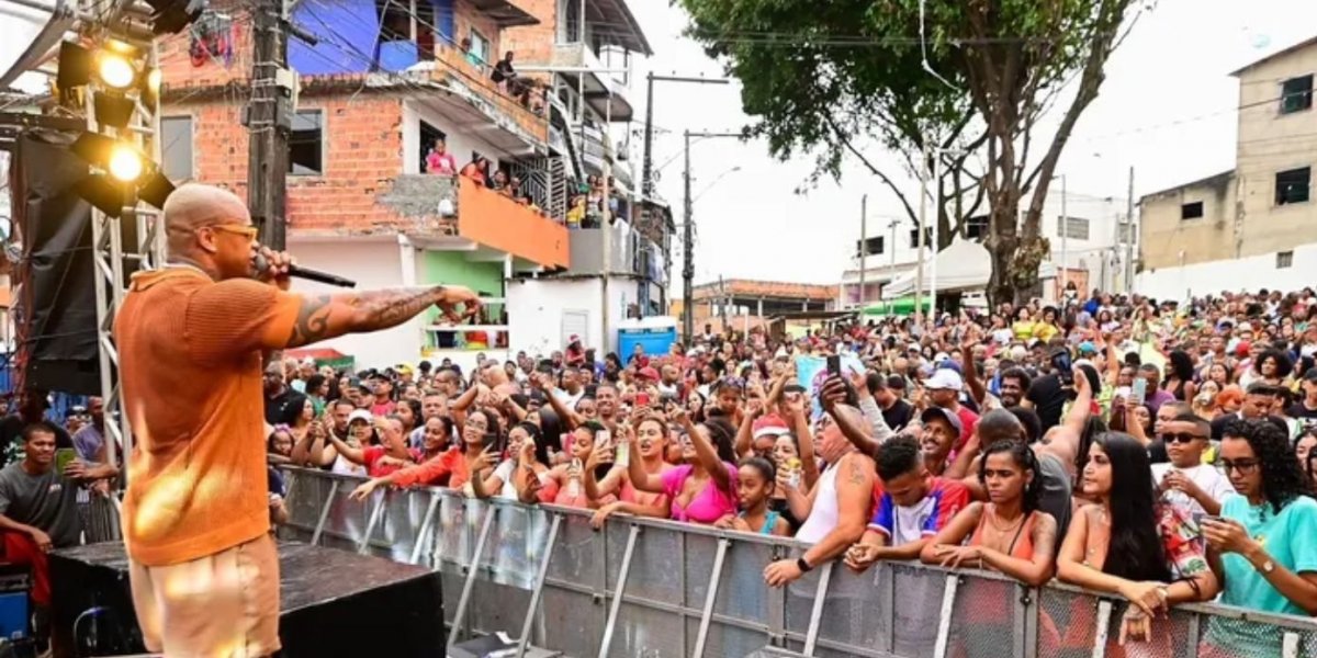 'Natal do Gigante': Léo Santana faz show gratuito em Boa Vista do Lobato