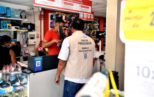Codecon encontra dois estabelecimentos em situações irregulares durante o Natal