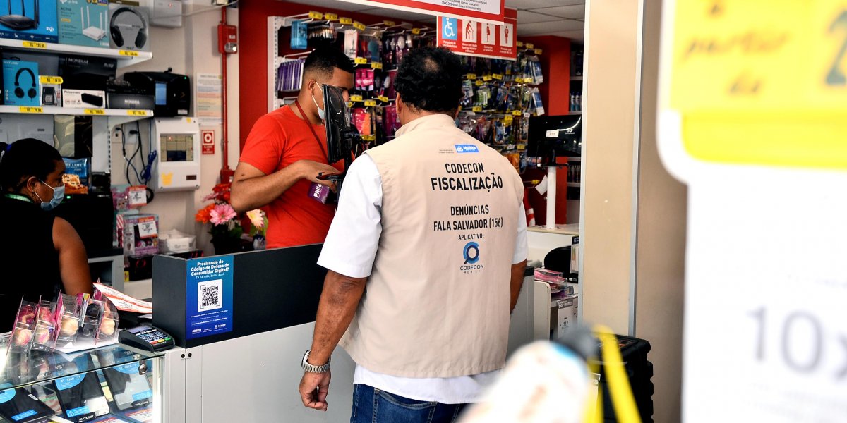 Codecon encontra dois estabelecimentos em situações irregulares durante o Natal