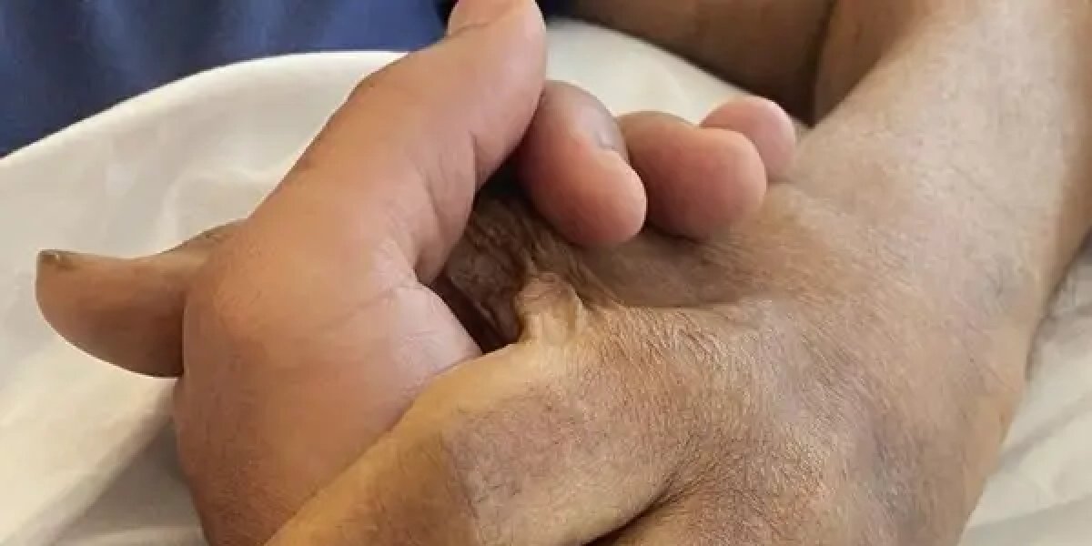 Vídeo mostra Pelé em cama de hospital ao lado de familiares; assista