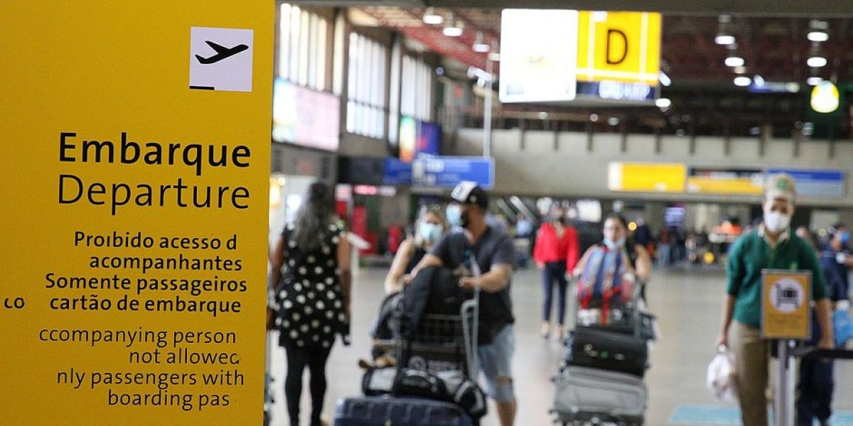 Aeronautas aceitam proposta das empresas e encerram greve nacional