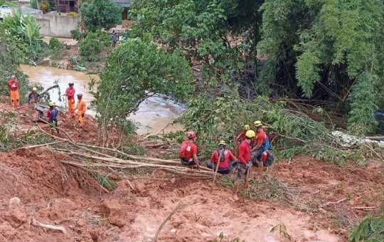 Três pessoas morrem em deslizamento de terra em Minas Gerais