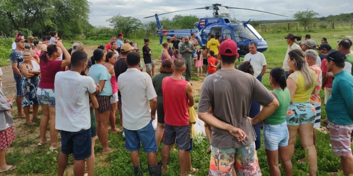 Estado monitora cidades baianas afetadas pela chuva; Graer leva água e alimentos