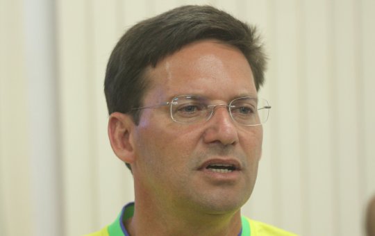 "É uma decisão do presidente", diz João Roma sobre Bolsonaro não passar faixa