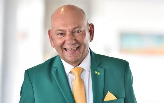 Loja da Havan atingida por incêndio na Bahia recebe visita de Luciano Hang