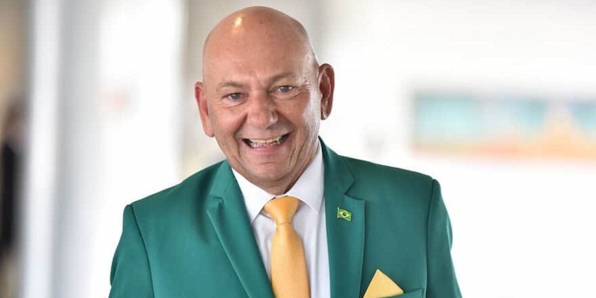 Loja da Havan atingida por incêndio na Bahia recebe visita de Luciano Hang