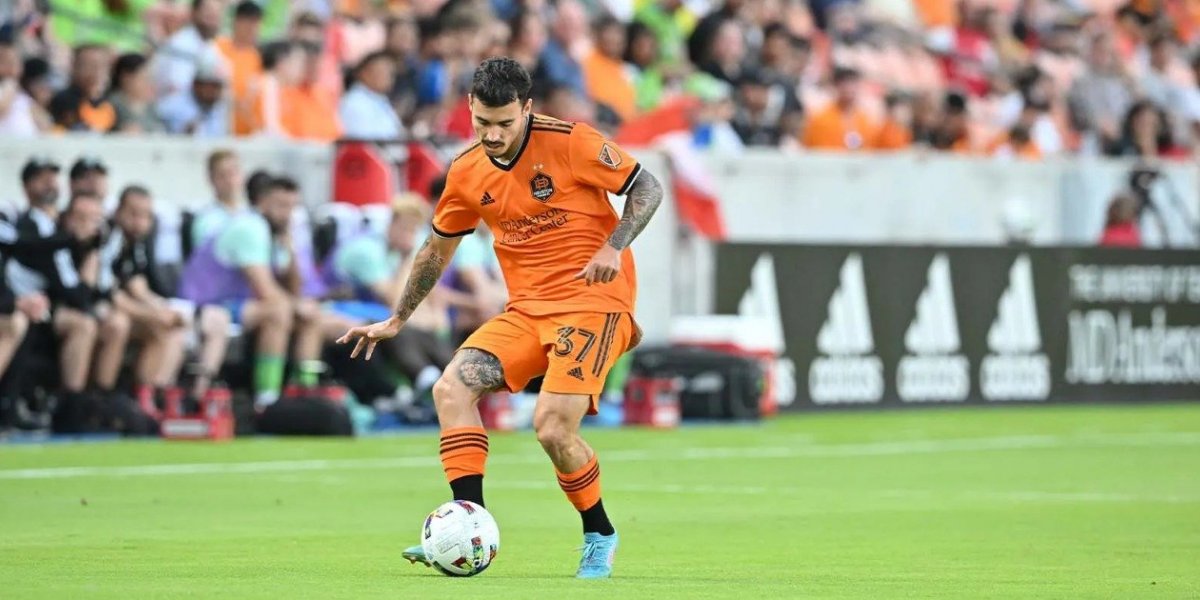 Vitória se aproxima da contratação do lateral Zeca, campeão olímpico pelo Brasil