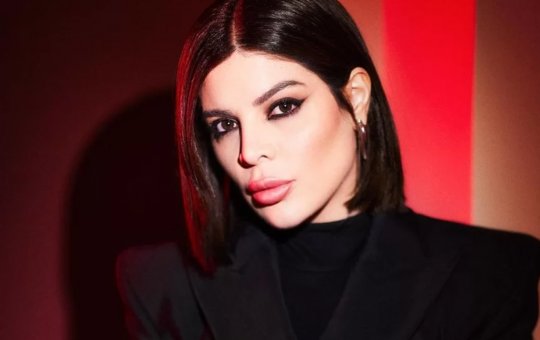 Alvo de ataques na web, Gkay sofre com prejuízo financeiro, afirma jornalista