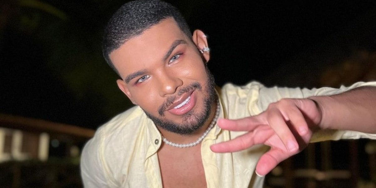 Ex-BBB Vyni adere à harmonização facial, barba preenchida e olhos azuis