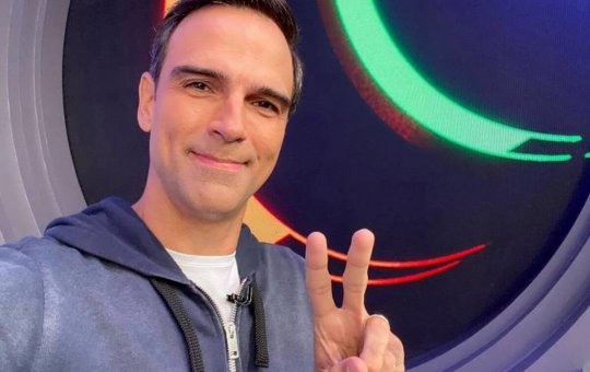 Tadeu pega web de surpresa ao anunciar mudança na música de abertura do BBB