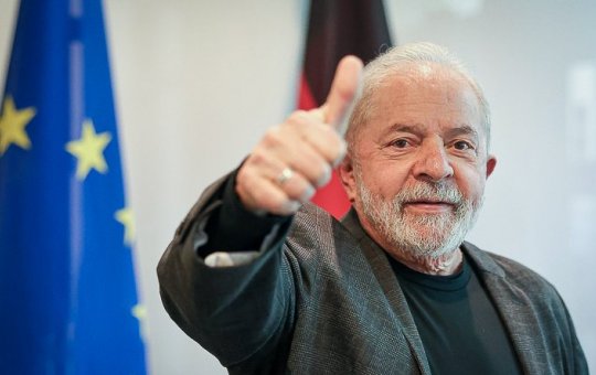 Lula provoca Bolsonaro em rede social e posta 'Tá na Hora do Jair Já Ir Embora'