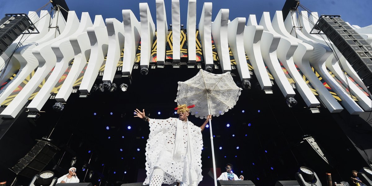 Cortejo Afro espalha positividade na abertura do 3º dia do Festival Virada