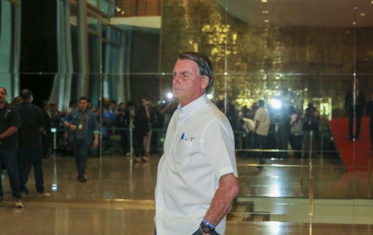 Bolsonaro 'foge' para os EUA e se hospeda em mansão do ex-lutador José Aldo