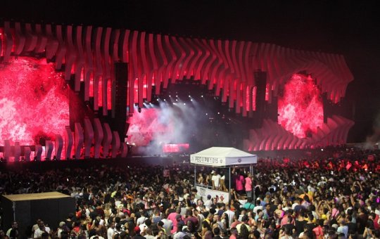 Festival Virada Salvador tem público recorde de 300 mil pessoas na 3ª noite