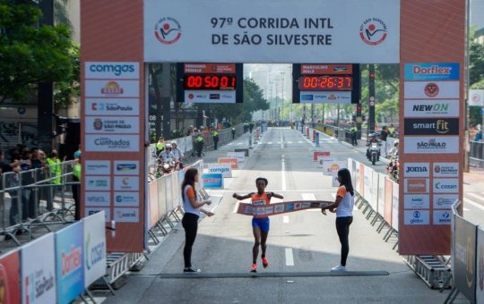 Queniana Catherine Reline vence prova feminina da São Silvestre