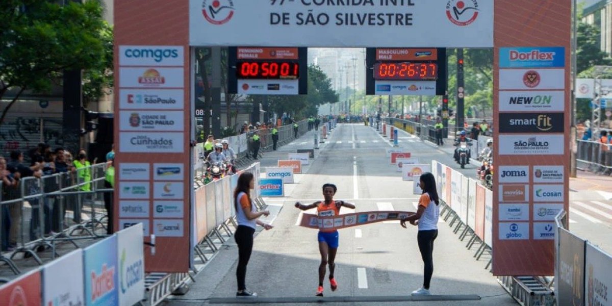 Queniana Catherine Reline vence prova feminina da São Silvestre