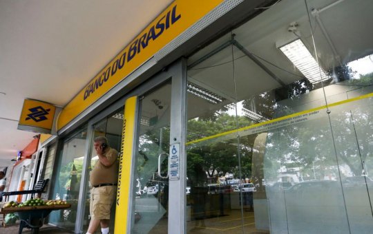Agências bancárias voltam a ter expediente normal