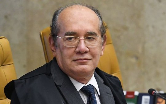 Gilmar Mendes vai a velório de Pelé e relembra período de convivência com o Rei