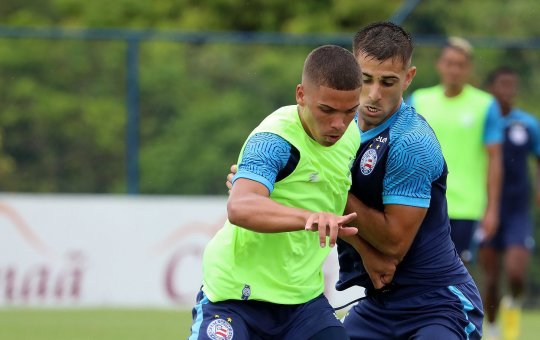 Renato Paiva orienta criação de jogadas e posse de bola em treino do Bahia