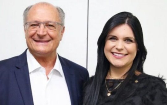 Ex-bolsonarista, Dayane Pimentel encontra Alckmin e deseja êxito no governo Lula