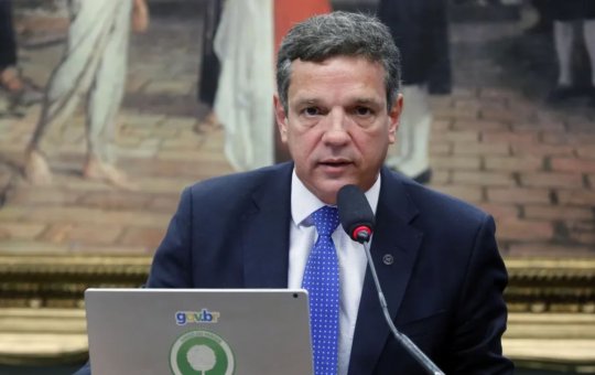 Petrobras antecipa fim do mandato de Caio Paes de Andrade