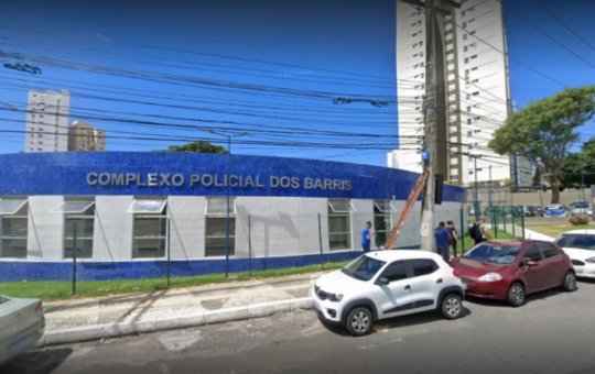 Homem é preso em flagrante após invadir igreja e esfaquear pastores em Salvador