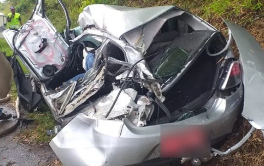 Motorista de 40 anos morre após colidir com trator em trecho da BA-093, na RMS