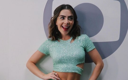 Jade Picon se revolta e rebate críticas de seguidores sobre sua aparência