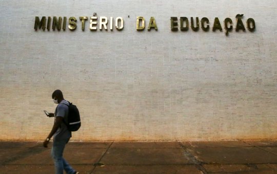 MEC revoga portaria sobre a abertura de cursos de medicina