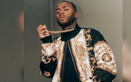 Orochi é preso após armas serem encontradas em casa onde cantor curte férias