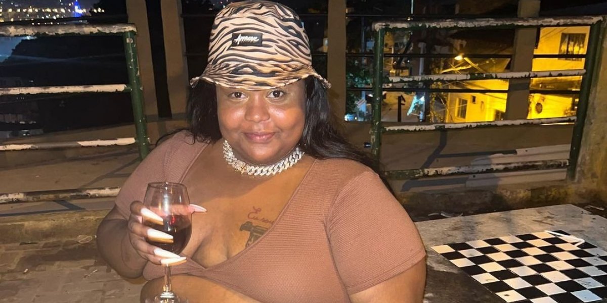 Após assumir traição, MC Carol de Niterói posta nude e debocha da situação