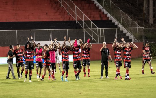 Jogadores do Vitória analisam duelo contra o Cordino e Fábio Mota elogia torcida