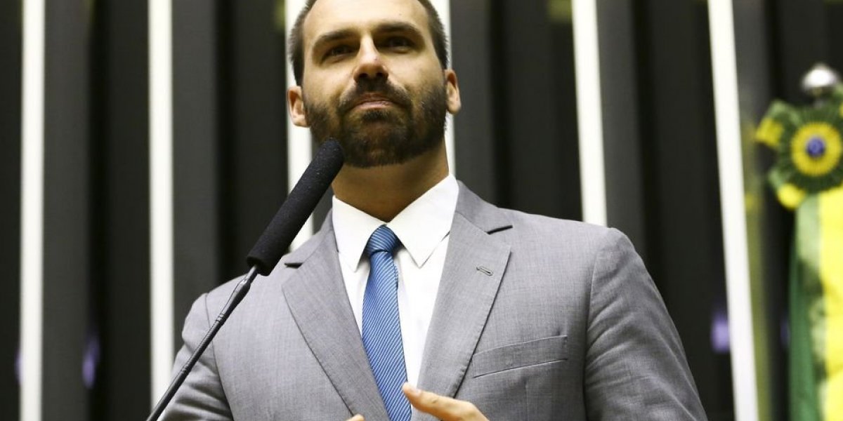 Eduardo Bolsonaro quer convocar ministra suspeita de envolvimento com a milícia