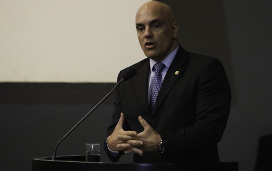 Ministro do STF multa bolsonarista que tentou retomar acampamento em BH