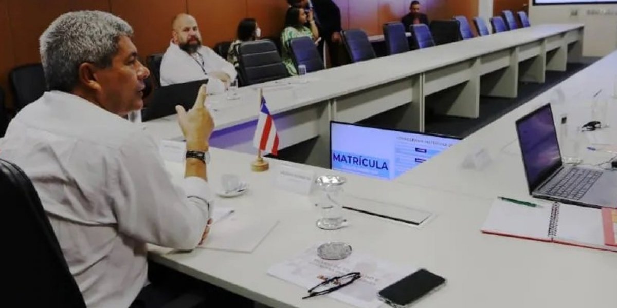 Jerônimo Rodrigues faz reunião com secretária de Educação